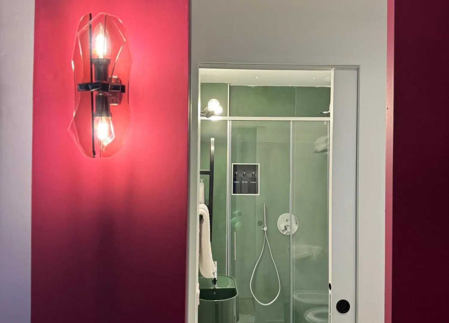 Alma De Chiaja - Design Suites & Apartments Naples Italy