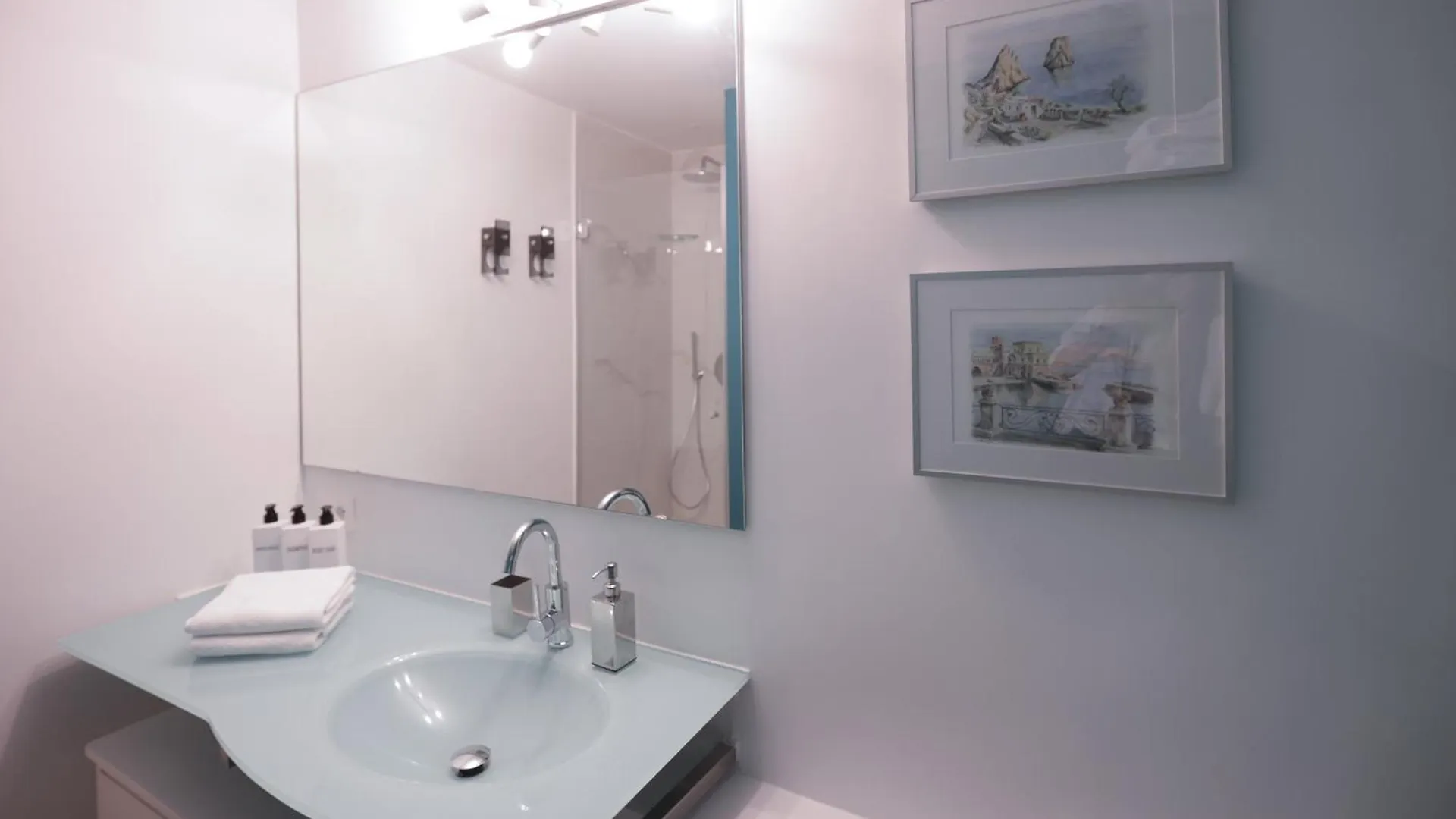 Alma De Chiaja - Design Suites & Apartments Naples