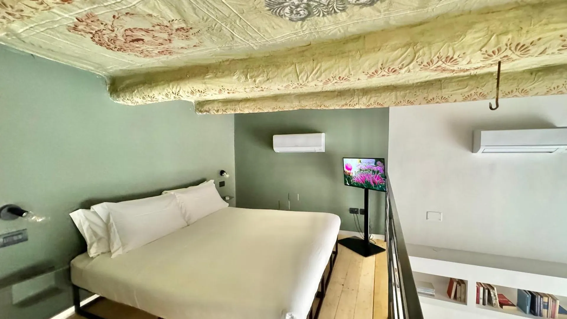 Alma De Chiaja - Design Suites & Apartments Neapel