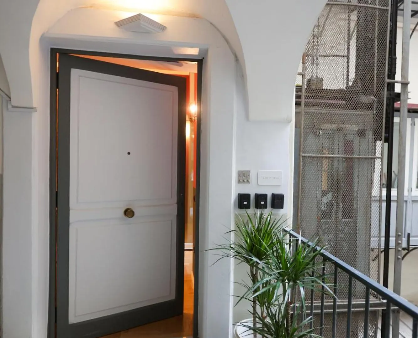 Alma De Chiaja - Design Suites & Apartments Naples
